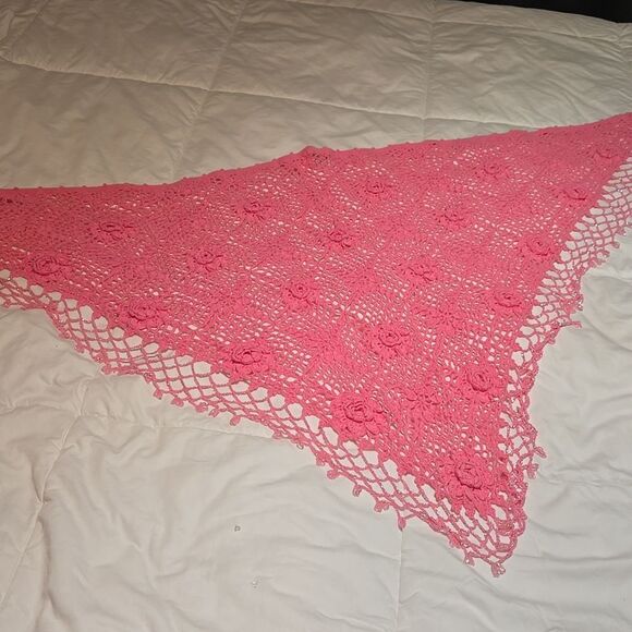 Crochet Pink Lightweight Cotton  Rose Design Shawl Wrap - Picture 3 of 14